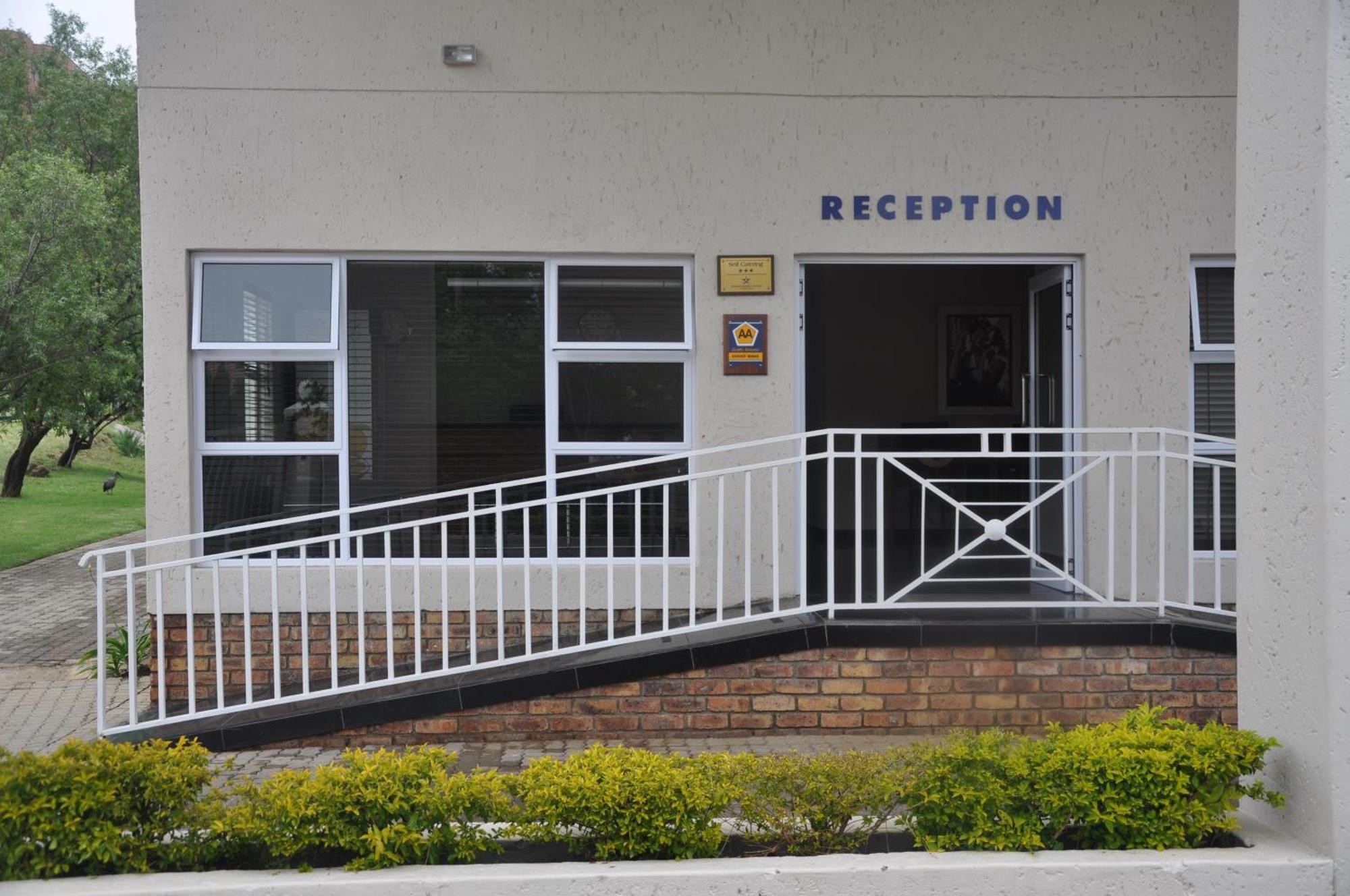 Vetho 2 Apartments Or Tambo Airport Kempton Park Exterior photo